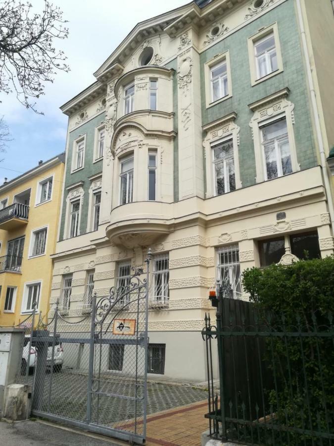 Ferienwohnung Hietzing Вена Экстерьер фото