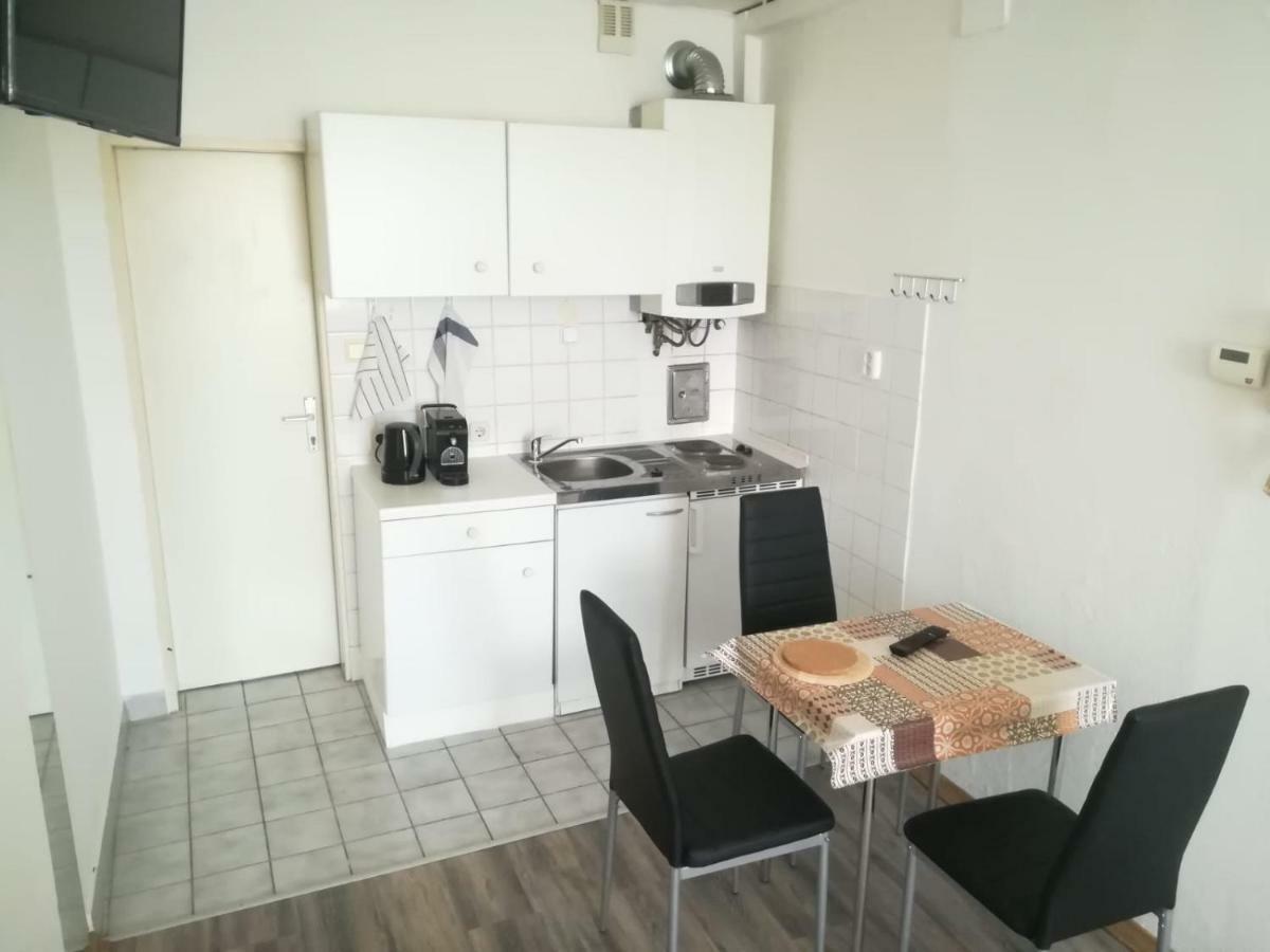 Ferienwohnung Hietzing Вена Экстерьер фото